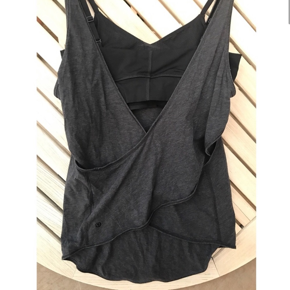Crossed-back tank